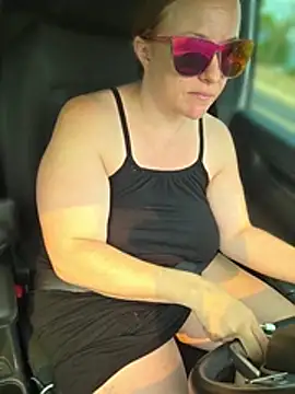 julimonroe live cam