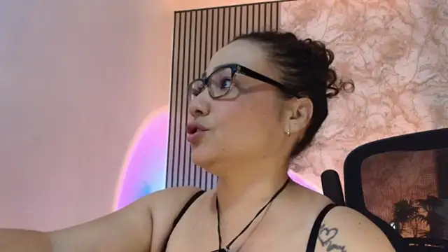 JuliRamirez webcam