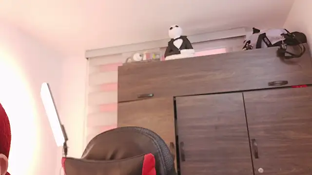 selene_red_ webcam