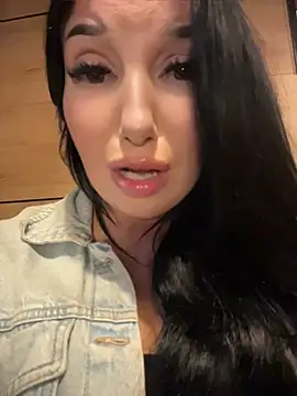 Tisha_Busty webcam