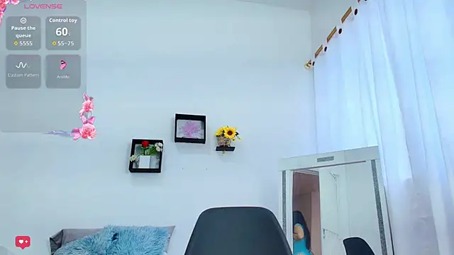 Sophie_Tyler webcam