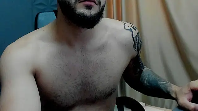 TroyWadee live cam on StripChat