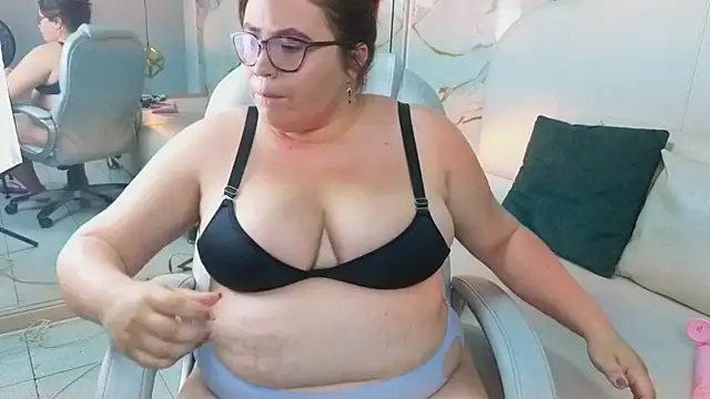 Victoria_moonn_ webcam