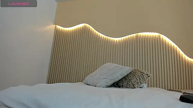 LUCI_COLINS webcam
