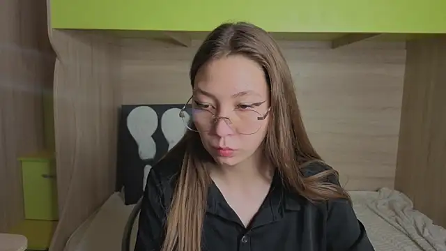 honey_blossom__ webcam