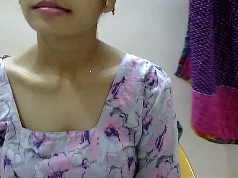 Kulsum_S live cam on StripChat