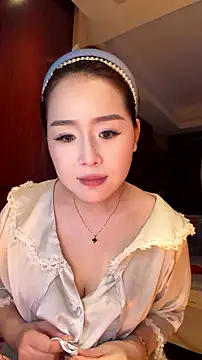 momoli60 live webcam show