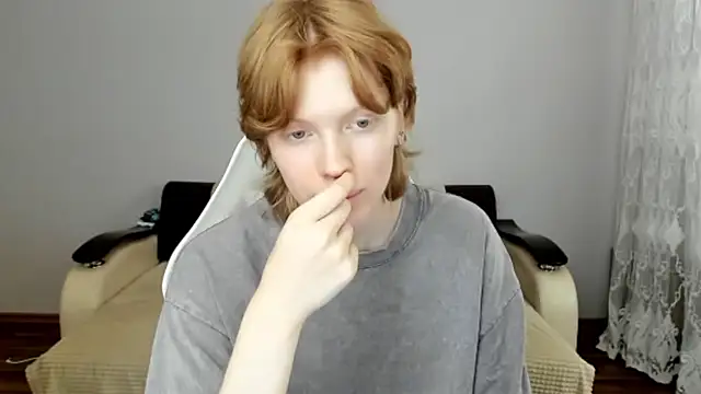 StellaDavis webcam