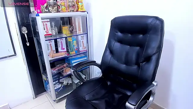 alexx_bigcockk - Alexx_bigcockk's free webcam - UK Sex Cams