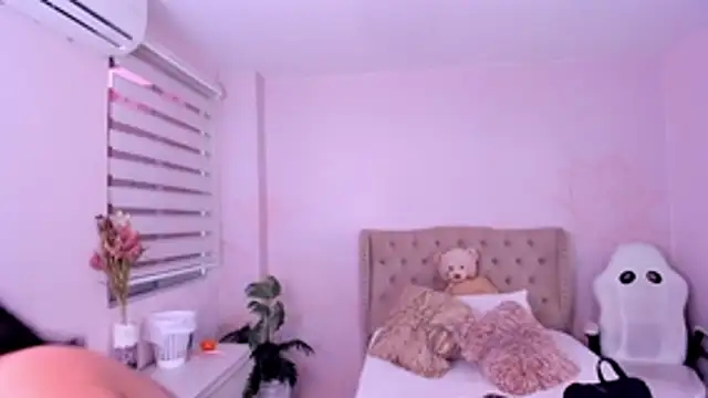 EmilySanchezz webcam