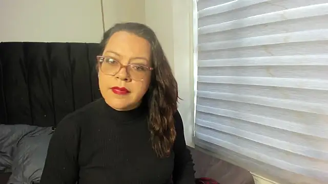 ELLE_HADID webcam