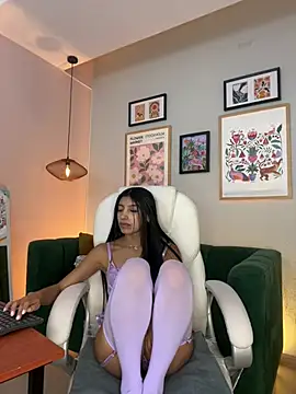 Tiffany_Low webcam