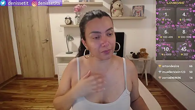 DenisseTits webcam