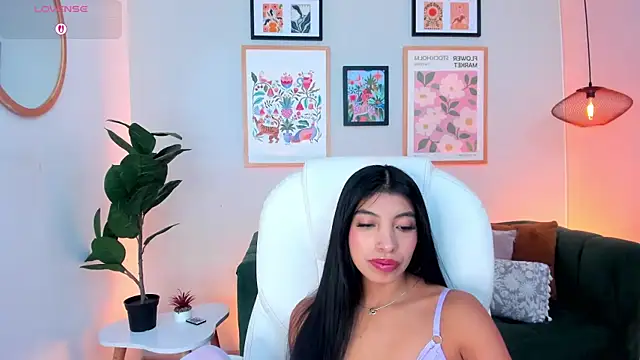 Tiffany_Low webcam