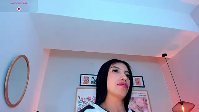 Tiffany_Low webcam