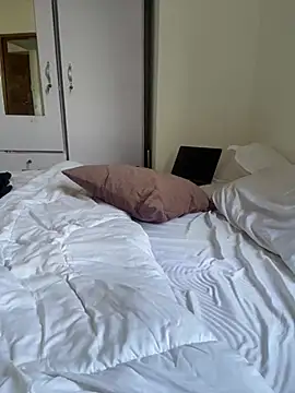 PrettyNina77 webcam