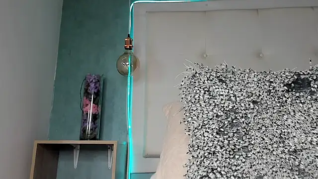 mia_gomez7 webcam