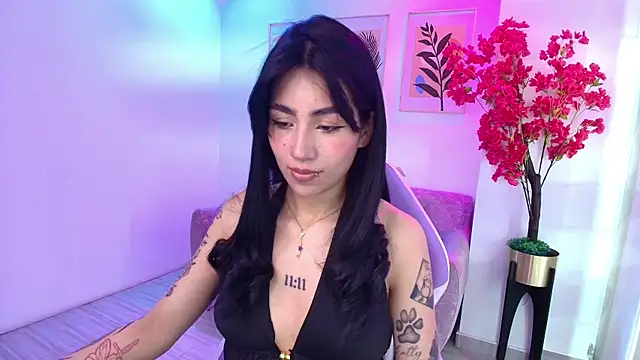 rainy_doll (F young) - put oil on my tits 🍒😈