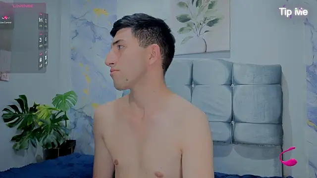 Un_Sluttyy webcam