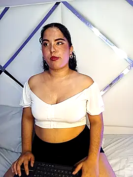 NicolleOverton webcam