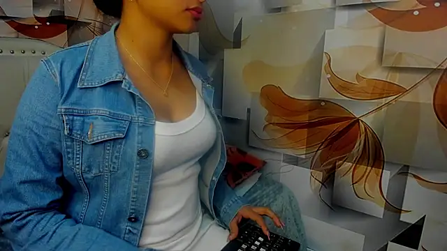 malaika_chalo webcam