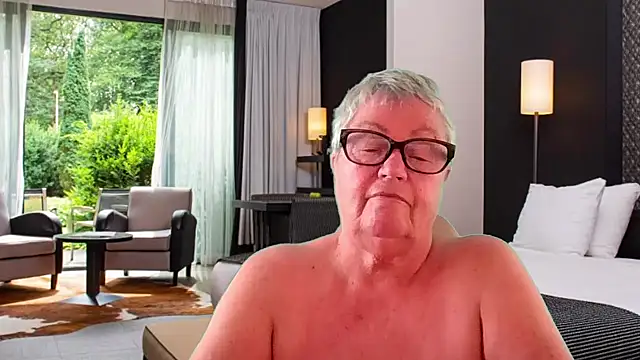 Mystery-Grandmother live cam on StripChat