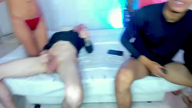 AmazingPartys live cam on StripChat