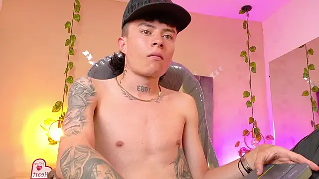 nascary_fox (M twink) - show ass