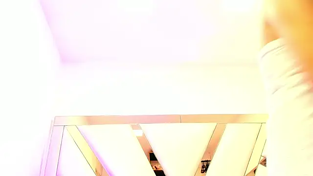 AliceCruzz live cam on StripChat