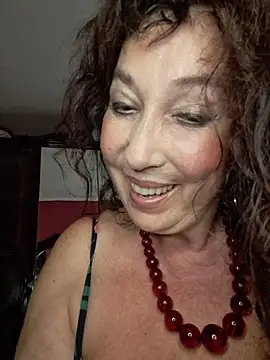 GypsyEsmeralda Live Webcam on Stripchat