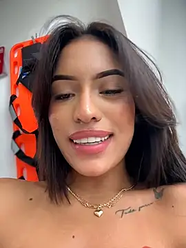 MystiqueXXX webcam