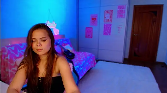 kira_love_81 - Kira_love_81's free webcam - UK Sex Cams