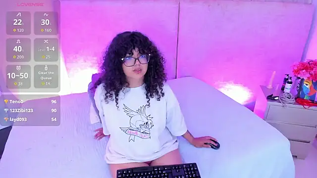 __Izumii__ live cam on StripChat