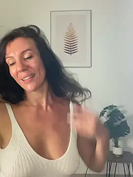 AnnaFlowerBabe webcam