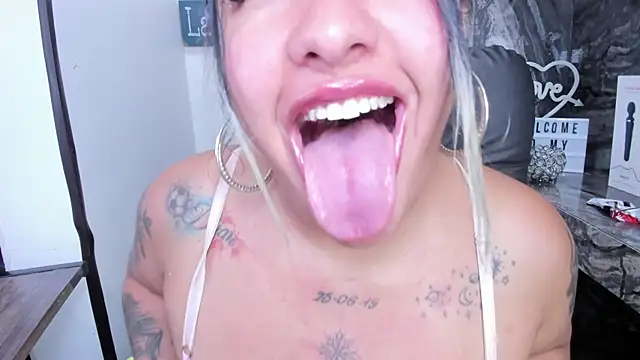 miss_danika webcam
