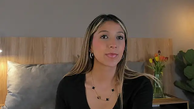ariana_rosse__ (F young) - sexy tease whit my fingers and lips