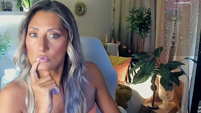 sarahalluring (F milf) - Oily ASS