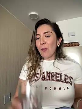 mariana_gom (F milf) - Oil tits
