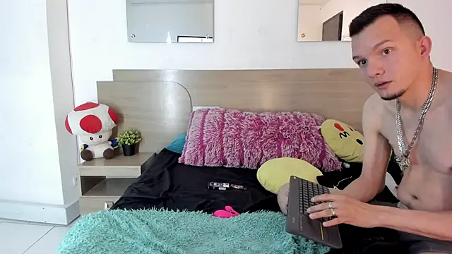 king_n_kathe (Ask my age) - boobs massage