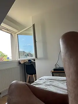 lustflames (F teen) - Je me doigte jusqu’à jouir