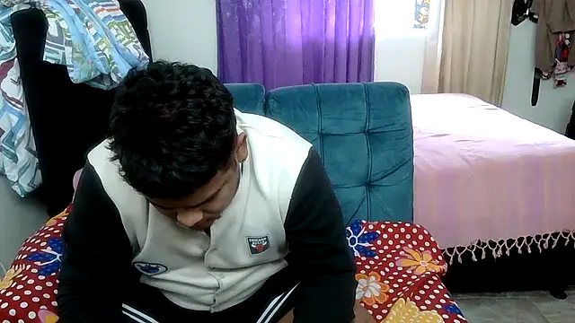 Boycuriousxxx webcam