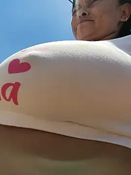 Horny-Mommy-Dirty webcam