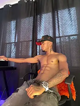 agrublack webcam