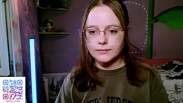 RoseLyyn webcam