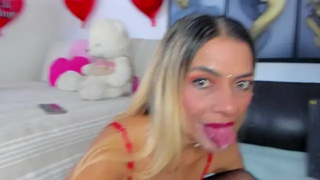 Angeline_focus webcam