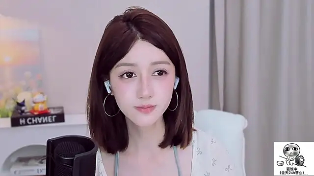 milk-tea- live cam on StripChat