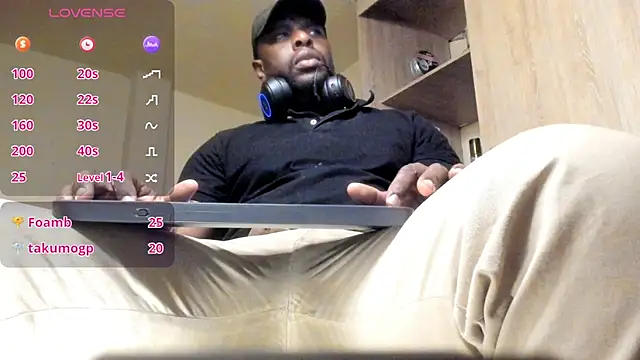 thomas_santtos1 live cam on StripChat