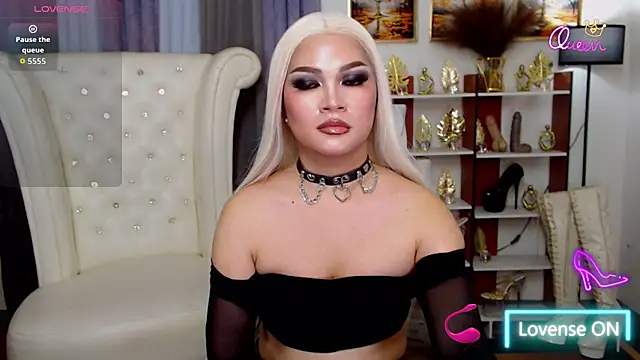 PrettyCockAthena live cam on StripChat