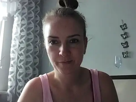 JenniferAlone live cam on StripChat