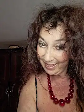 GypsyEsmeralda live cam on StripChat